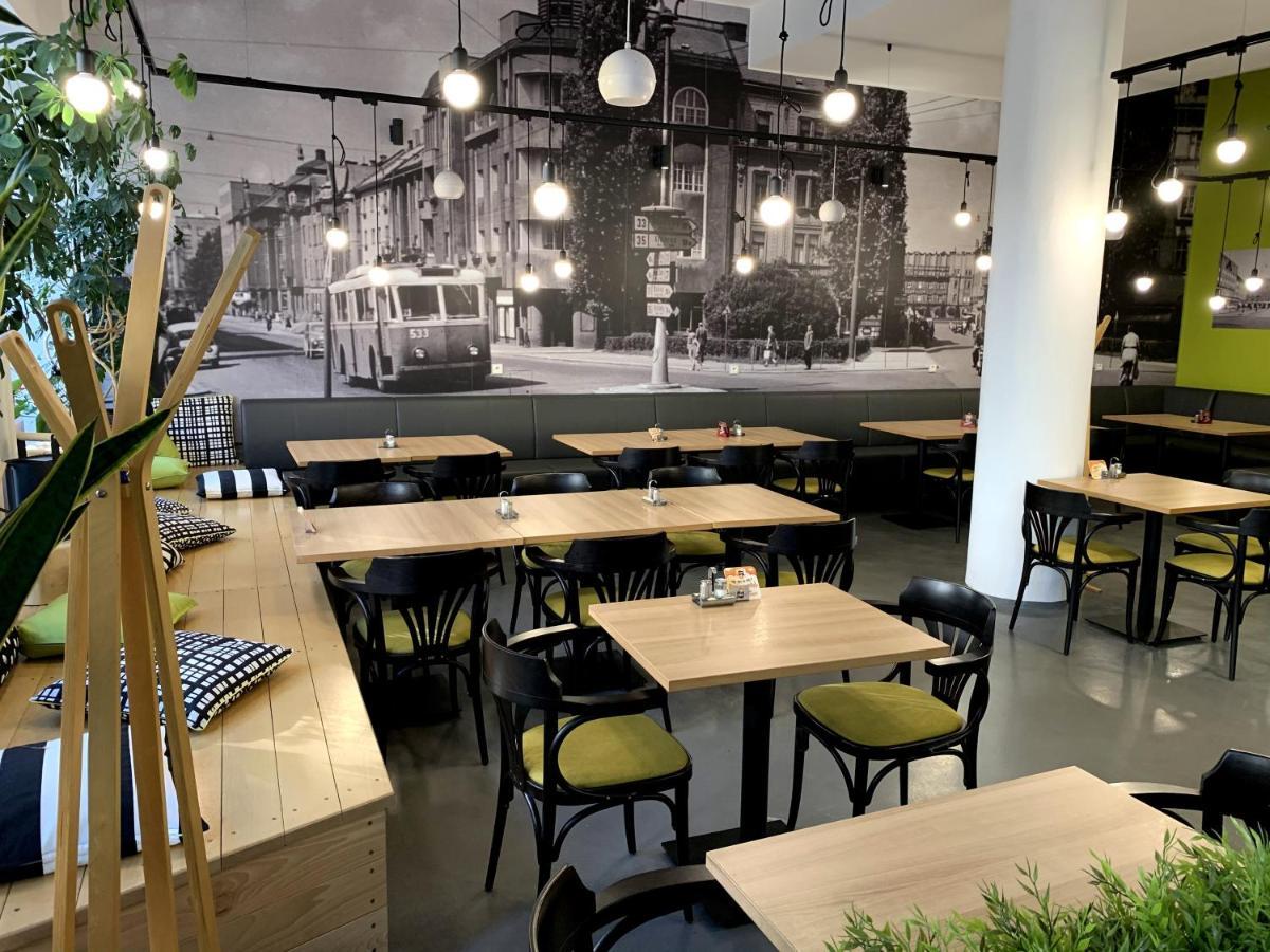 Ap10 - Apartments 4U Brezinova "Overnight Simply" Hradec Králové Eksteriør billede
